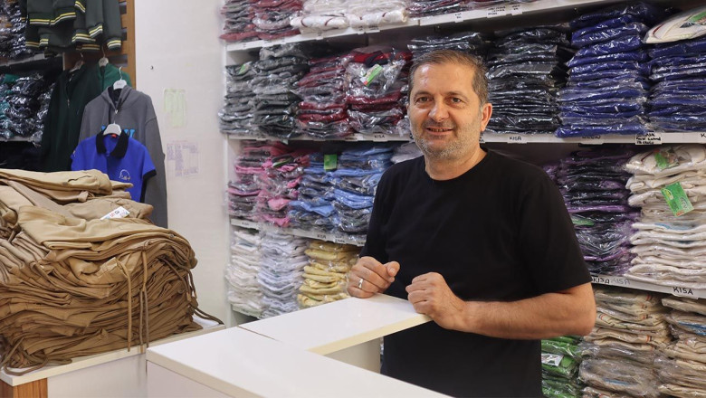 Okul Kıyafetleri Bu Yıl Ne Kadar Tutuyor?