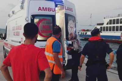Feribottan Denize Atlayan Kadın Kurtarıldı