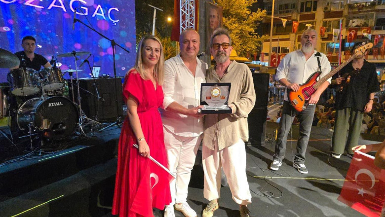 Çınarcık’ta Zafer Bayramı Coşkusu Meydanlara Taştı