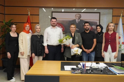 AK Gençlik’ten Fazlaca’ya ‘Hayırlı olsun’