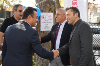 Halk Sağlığı Haftası’nda Gençlere “Dijital Dünyanı Yönet, Hayatı Kaçırma” Mesajı!