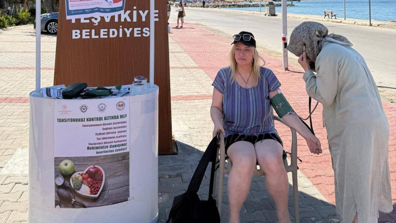 Çınarcık’ta Halk Sağlığı Haftası Etkinlikleri: Yaşlılara Sağlık Taraması