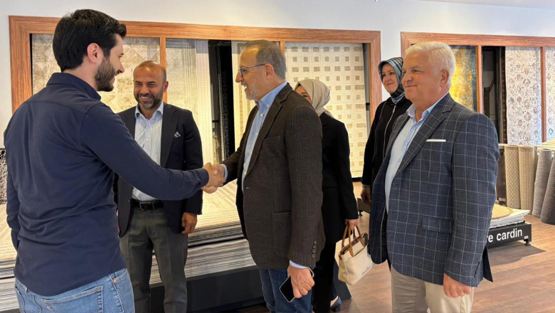 AK Parti Heyetinden Cumhuriyet Caddesi Esnafına Ziyaret