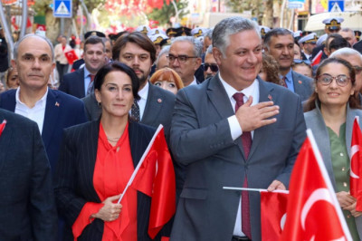 Yalova’da 29 Ekim Coşkusu: Cumhuriyet Bayramı Görkemli Etkinliklerle Kutlandı