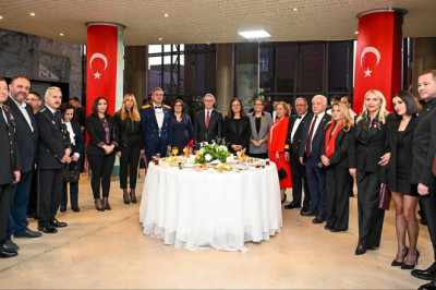 Yalova’da Cumhuriyet’in 102. Yılı Onuruna Bayramlaşma Programı Düzenlendi