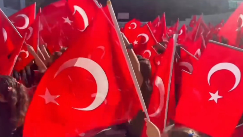 Mert’in Bayrak Sevgisi Törene Damga Vurdu