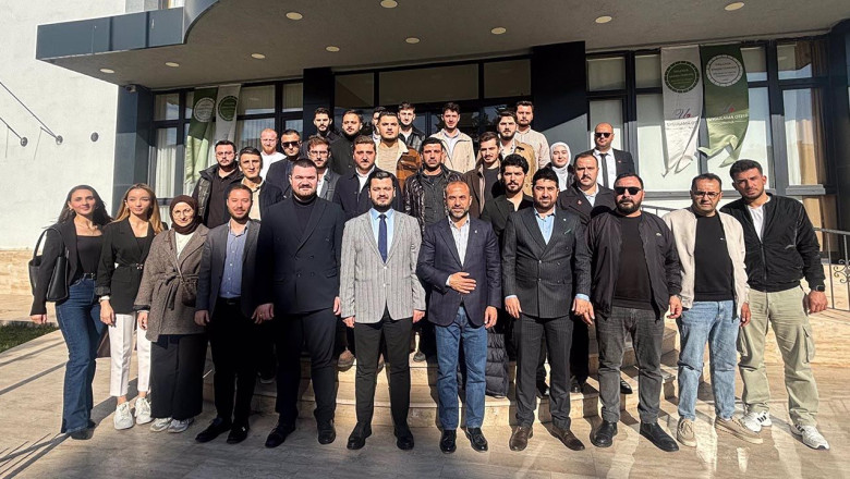 AK Parti Yalova Teşkilatından Genç STK Buluşması