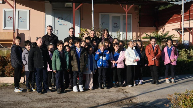 ÖĞRENCİLER ÇİÇEK ÜRETİMİNİ YERİNDE ÖĞRENDİ