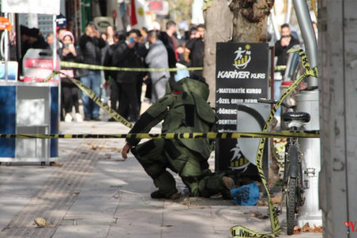 Şüpheli Çanta Fünye İle Patlatıldı