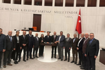 ‘EMEKLİLER İKTİDAR YÜZÜNDEN CAN ÇEKİŞİYOR’