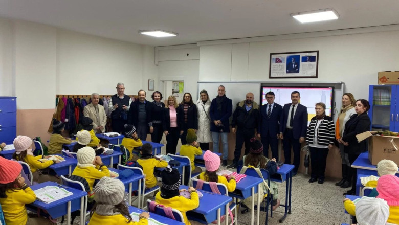 ÖĞRENCİLERE ANLAMLI KARNE HEDİYESİ