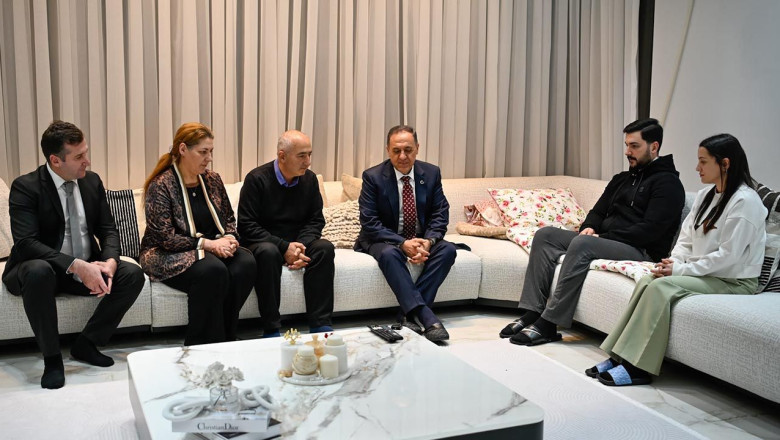 Vali Usta’dan Şehit Yakınları ve Gazilere Anlamlı Ziyaret