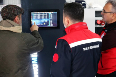 MÜDÜR İLMEÇ, YABAN MERSİNİ İŞLETMESİNİ ZİYARET ETTİ