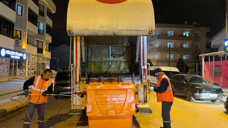 TEMİZLİK ÇALIŞMALARI ARALIKSIZ SÜRÜYOR