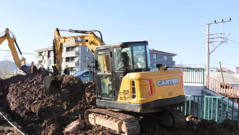 KANALİZASYON HATTI YENİLENİYOR