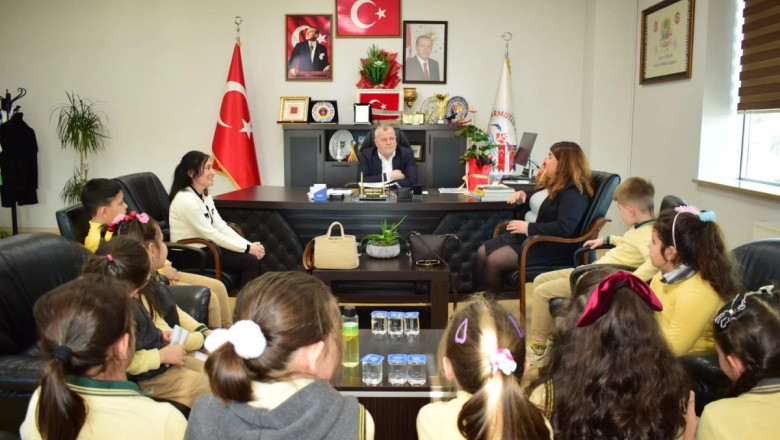 ÖĞRENCİLERİNDEN BELEDİYEYE ANLAMLI ZİYARET