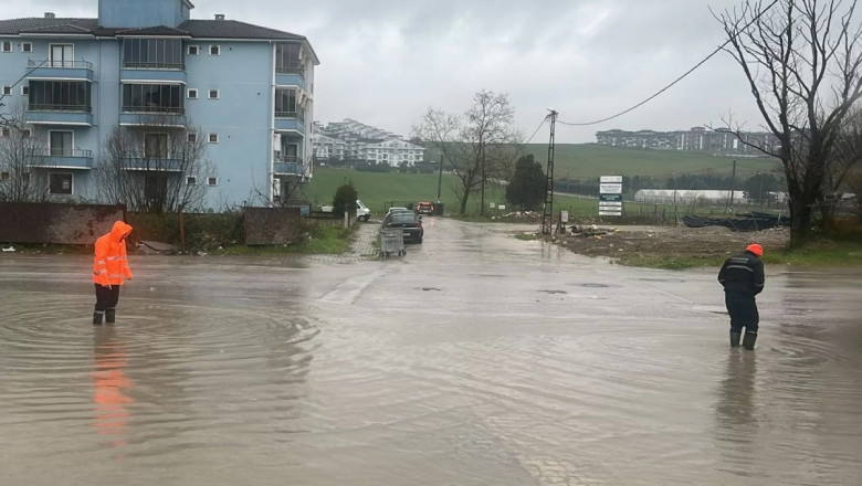 YALOVA BELEDİYESİ’NDEN YAĞIŞ MESAİSİ