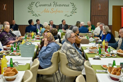 VALİ USTA, İFTARINI ÇINARCIK HUZUREVİ’NDE AÇTI