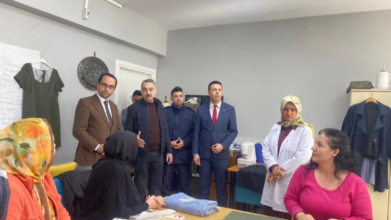 DEMİR’DEN HALK EĞİTİM MERKEZİ’NE ZİYARET