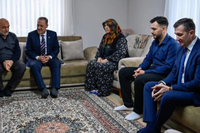 VALİ USTA’DAN ŞEHİT AİLERİNE VE GAZİLERE ZİYARET