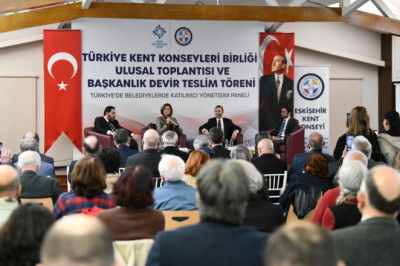 TÜRKİYE KENT KONSEYLERİ BİRLİĞİ’NDE BAYRAK DEĞİŞİMİ