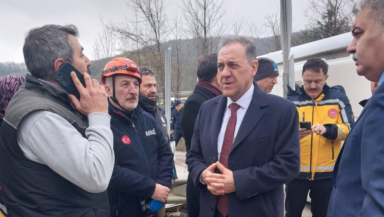 Yalova’da İşçi Servisi Devrildi: 1 Kadın Hayatını Kaybetti, 20 Kişi Yaralandı