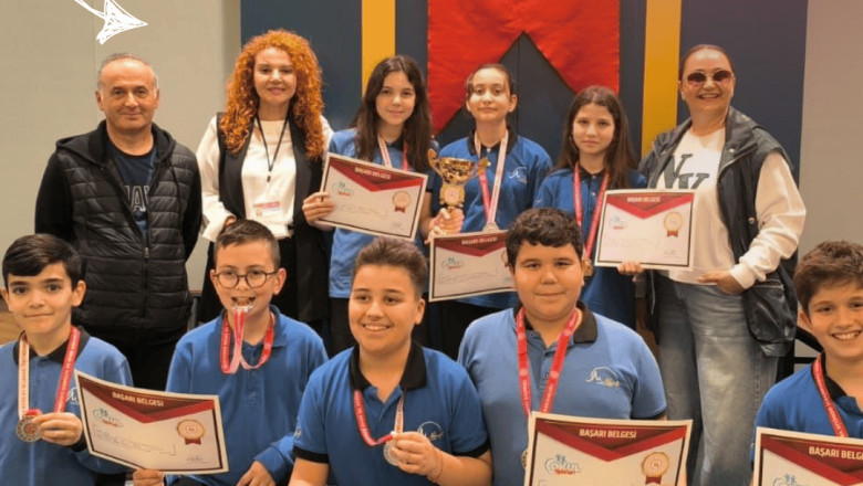 MEHMET AKİF ERSOY ORTAOKULU SATRANÇTA ZİRVEYE OYNUYOR