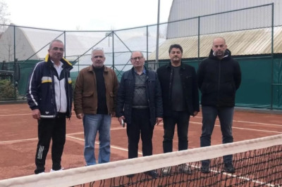 TENİS KULÜBÜ ARAZİSİ İÇİN PLAN DEĞİŞİKLİĞİNE TEPKİ