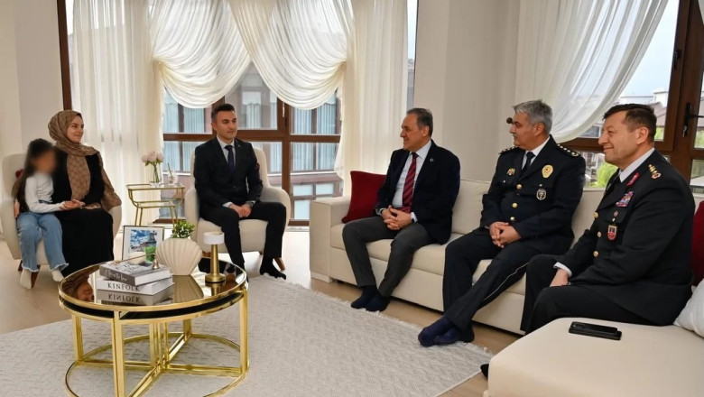 VALİ USTA’DAN KAHRAMAN POLİSLERE ZİYARET