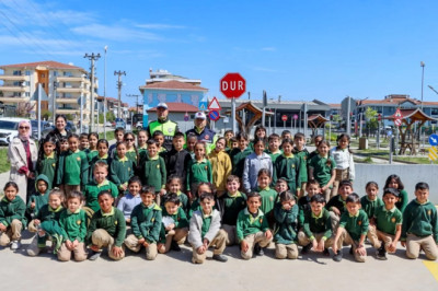 MİNİKLERE TRAFİK BİLİNCİ AŞILANIYOR