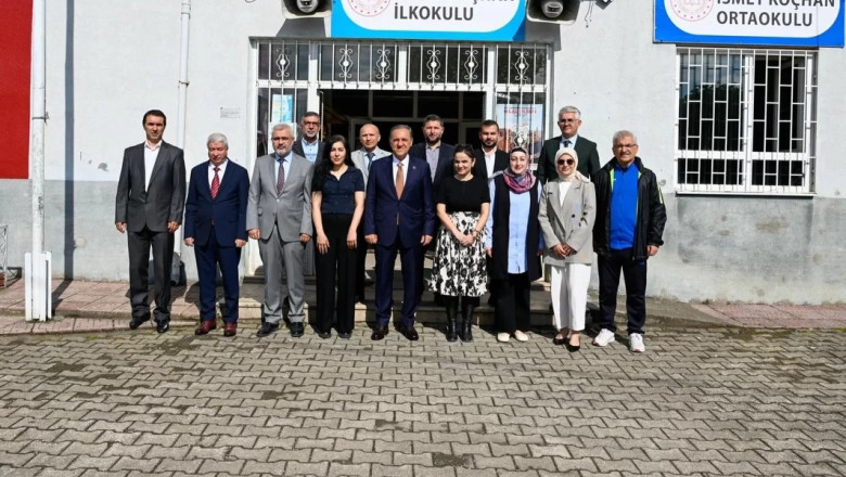 BAYRAK TÖRENİ SUGÖREN’DE YAPILDI