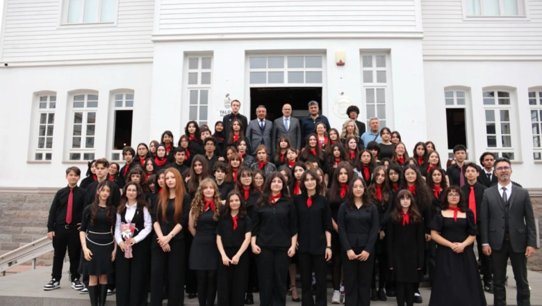 ESERLER SANATSEVERLERLE BULUŞTU