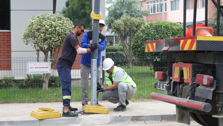BARBAROS BULVARI LED AYDINLATMA İLE IŞIL IŞIL OLDU