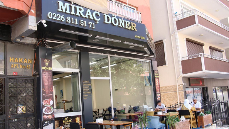 Yalova’nın Lezzet Durağı Miraç Döner İsmet Acar Caddesi’nde