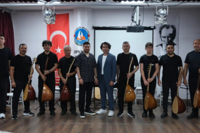 BAĞLAMA KURSİYERLERİNDEN TÜRKÜ ŞÖLENİ