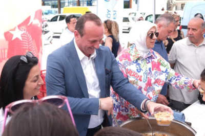 ÇİFTLİKKÖY BELEDİYESİ’NDEN 5 BİN AŞURE İKRAMI