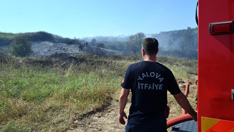 Yalova ve Çiftlikköy Ekiplerinden Hacımehmet’teki Yangına Ortak Müdahale