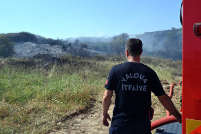 Yalova ve Çiftlikköy Ekiplerinden Hacımehmet’teki Yangına Ortak Müdahale