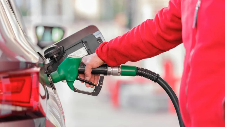 Benzine zam geldi! Litre fiyatı 50 kuruş arttı
