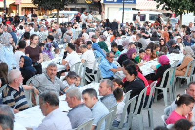 BAŞKAN FAZLACA’DAN AŞURE İKRAMI