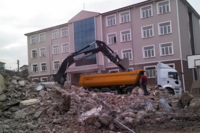 YALOVA’DA OKULLAR İÇİN ZORUNLU DÖNÜŞÜM ŞART