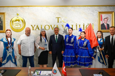 HALK DANSLARI TOPLULUKLARINDAN VALİ USTA’YA ZİYARET