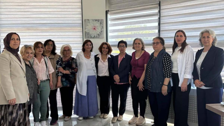 CHP’Lİ KADIN YÖNETİCİLER TOPLU İSTİFA KARARI ALDI
