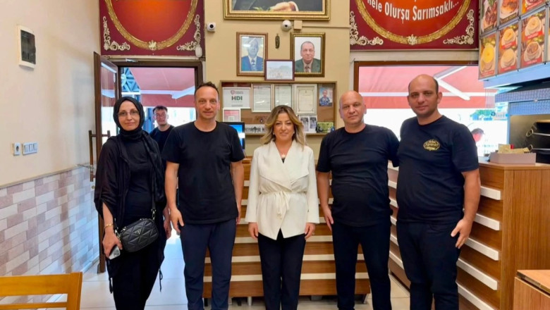 AK PARTİ KADIN KOLLARI’NDAN ESNAF ZİYARETİ