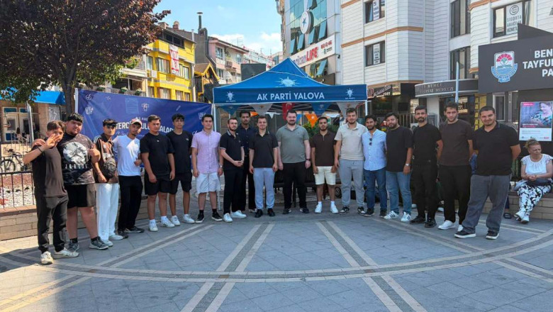 AK PARTİLİ GENÇLER SAHADA!