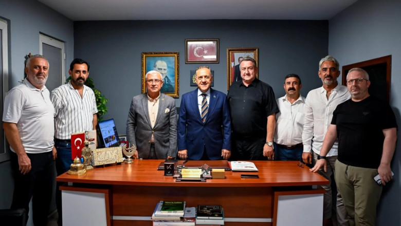 VALİ USTA’DAN MUHTARLAR DERNEĞİ’NE ZİYARET
