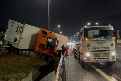 İstanbul'da sağanak trafik kazalarını tetikledi