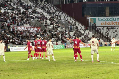 Elazığspor, Malatya Yeşilyurtspor ile 2-2 Berabere Kaldı