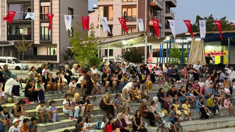 ÇOCUKLAR ‘KIRMIZI BAŞLIKLI KIZ’ İLE BULUŞTU