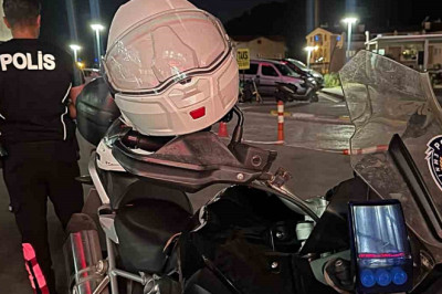 Marmaris’te ‘dur’ ihtarına uymayan 15 yaşındaki sürücü polise çarptı